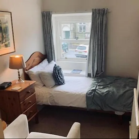 Oyo Cocketts Hotel