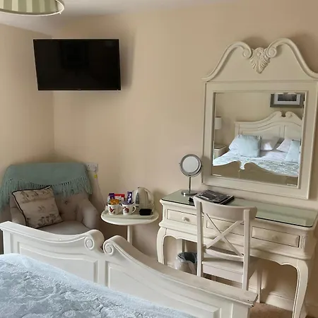 Oyo Cocketts Hotel